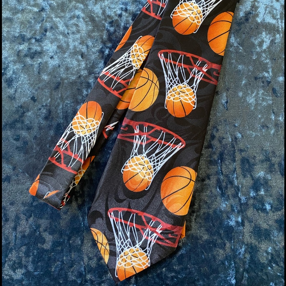 HAND MADE STEVEN HARRIS Basketball Tie